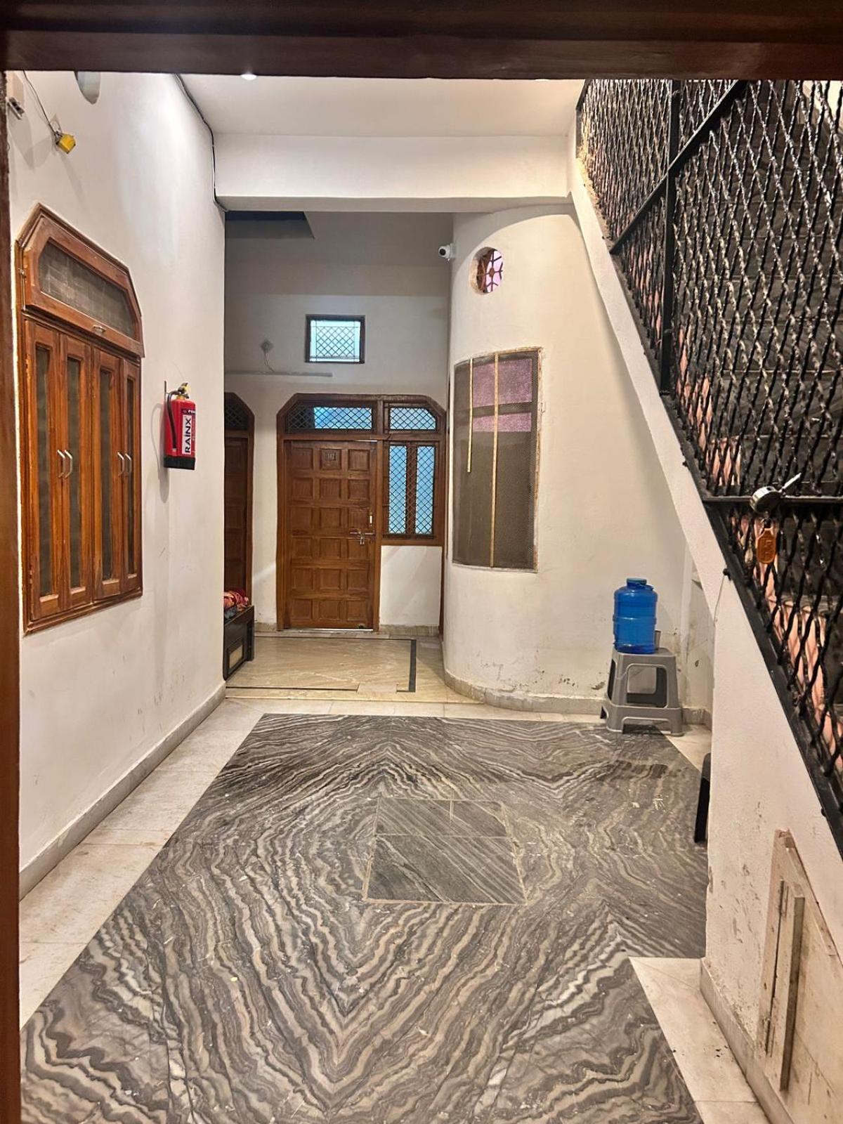 Agrawal Inn Guest House Mathura Bagian luar foto